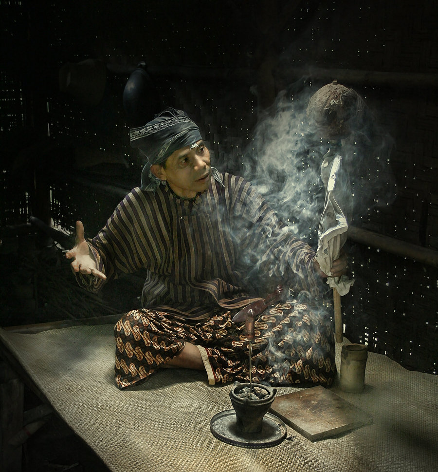 ada_mbah_dukun________by_anggalanell.jpg