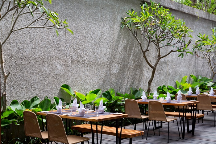 700Hideaway Villas - Dining - Pudak Restaurant (11).jpg