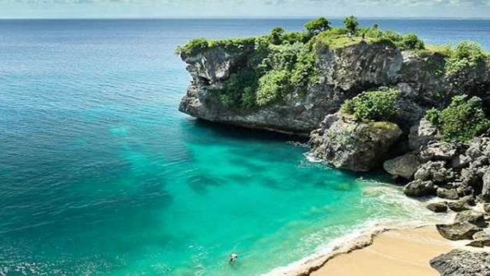 700Pantai-Balangan-Uluwatu-Bali-1-1280x720.jpg