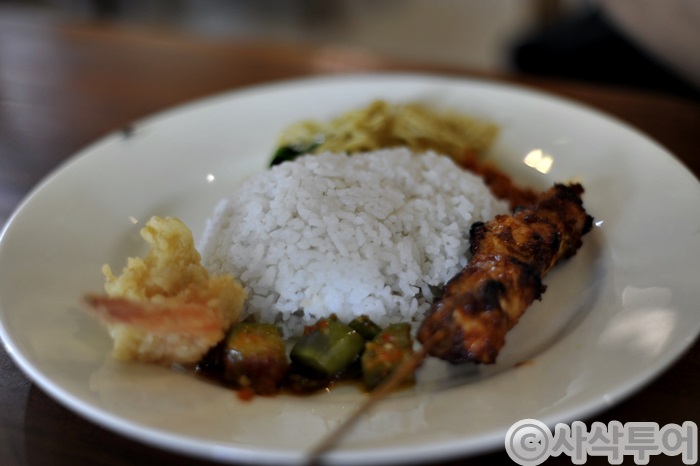 warung pojok030.JPG