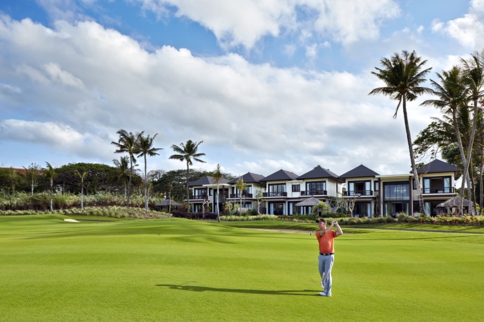 700Bali National Hole 18 Golfer.jpg
