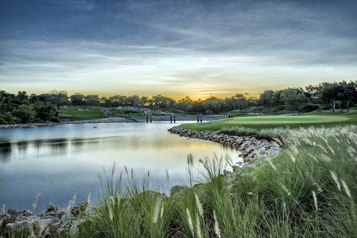 700BPG&amp;CC_LAKE VIEW.jpg