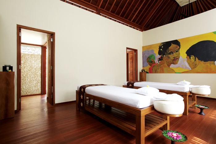 꾼지빌라레스토랑Qunci Spa Interior Room Daylight.jpg