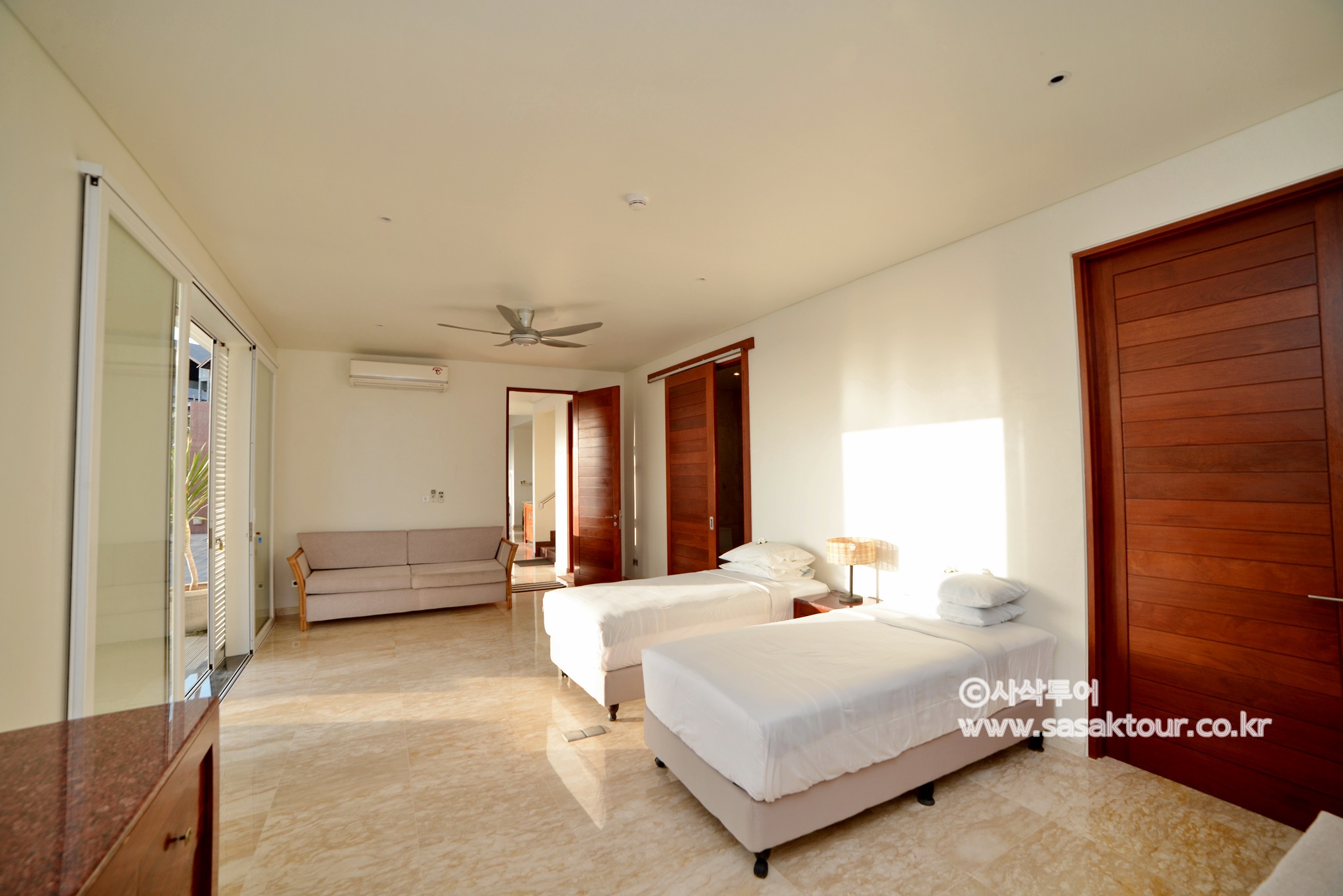 lombok RajaVilla048.JPG