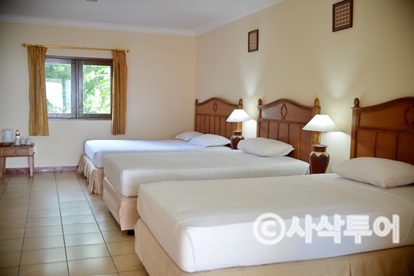 lombok beach villa040.JPG