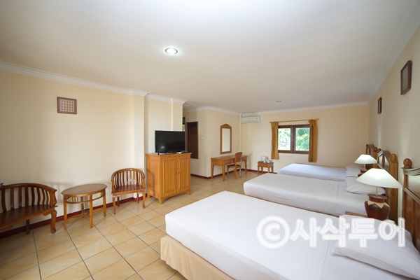 lombok beach villa017.jpg
