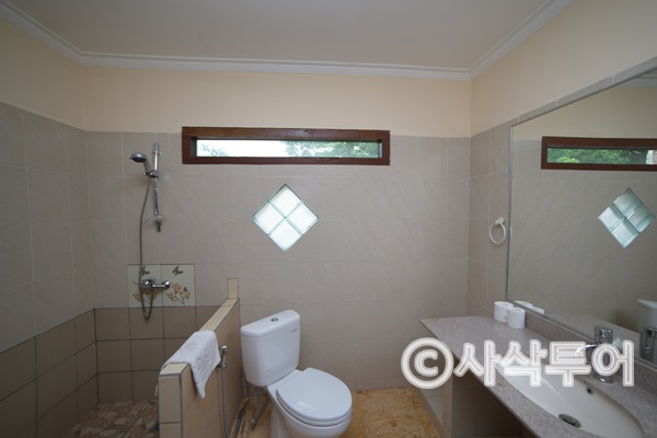 lombok beach villa018.jpg