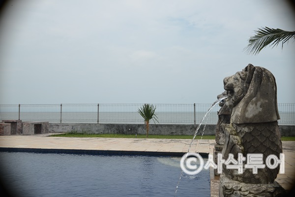 lombok beach villa028.JPG