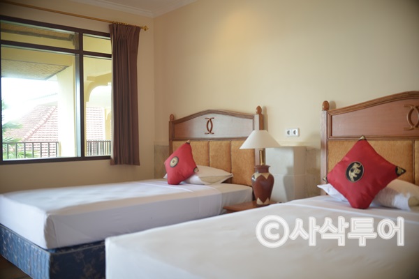lombok beach villa037.JPG