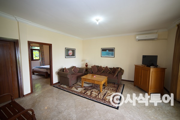 lombok beach villa004.jpg