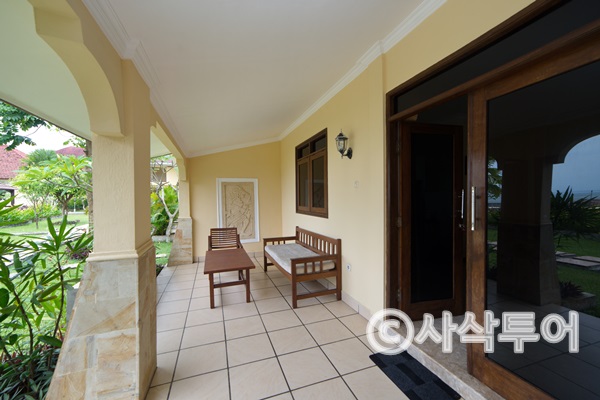 lombok beach villa010.jpg