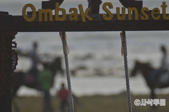ombaksunsetSIN_2827.JPG