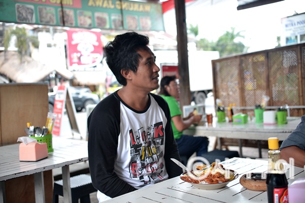 warung024.JPG