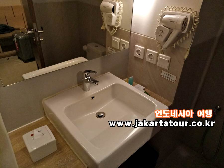 보고르아이콘호텔IMG20161220221013.jpg