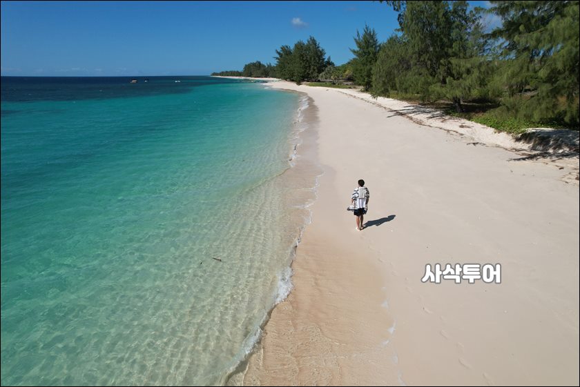 Puru Kambera Beach.jpeg