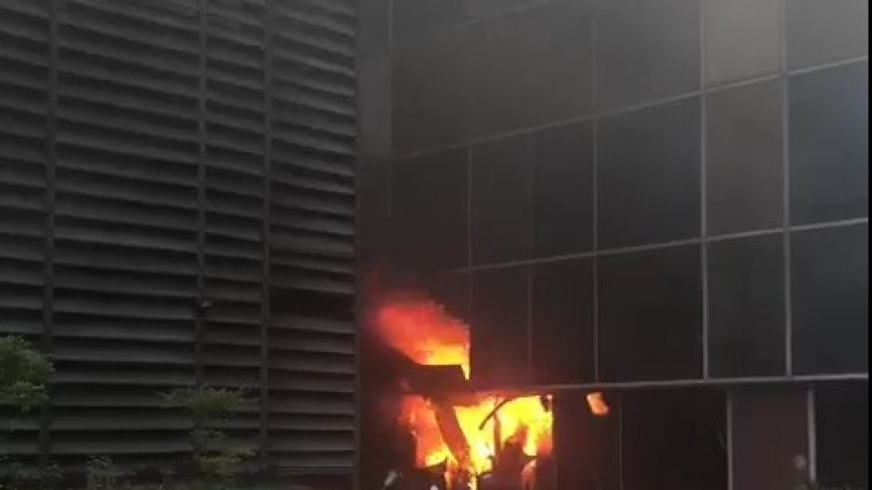 terbakar.jpg