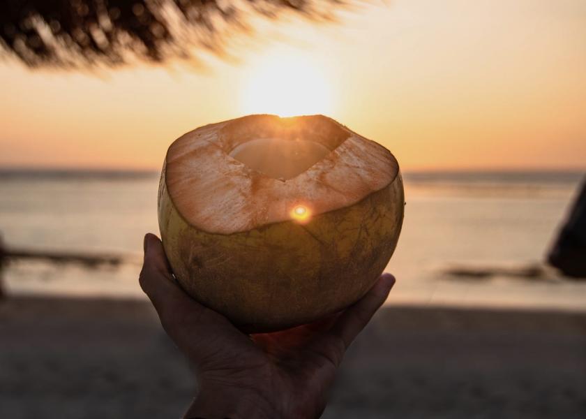 Health-benefits-of-drinking-coconut-water-2.jpg