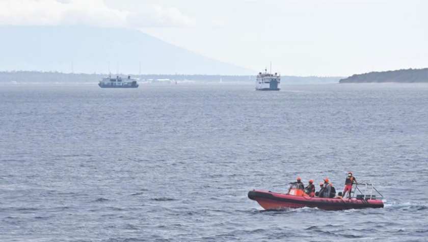 perluas-area-pencarian-tim-sar-buru-korban-kmp-tunu-pratama-jaya-1751688685279_169.jpg