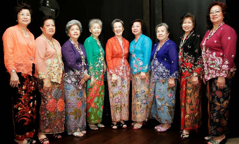 kebaya encim.jpg