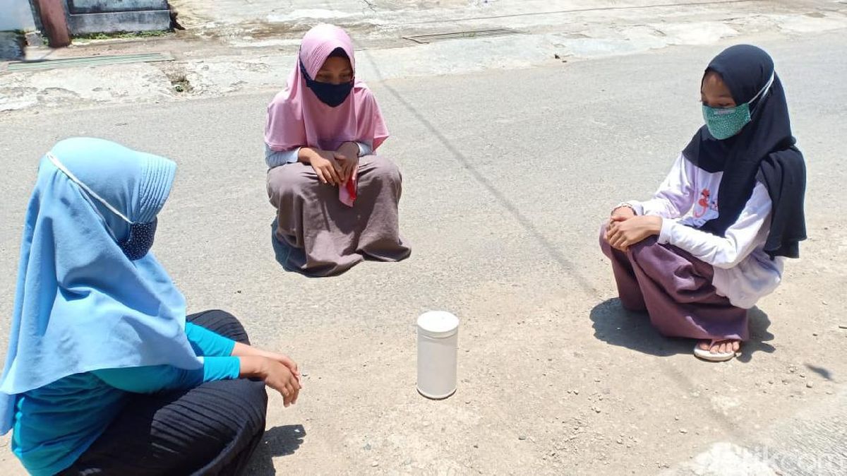 hari-tanpa-bayangan-di-pacitan-1_169.jpeg