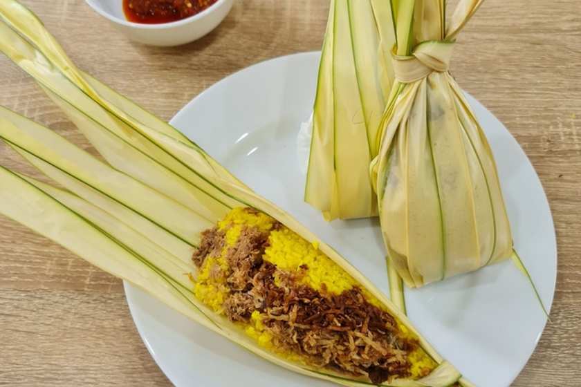 NASI KUNING.jpg