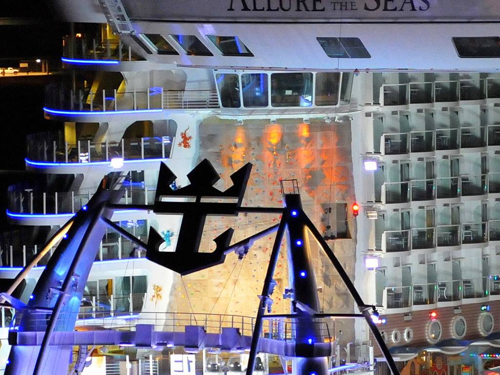 Allure of the Seas001.jpg