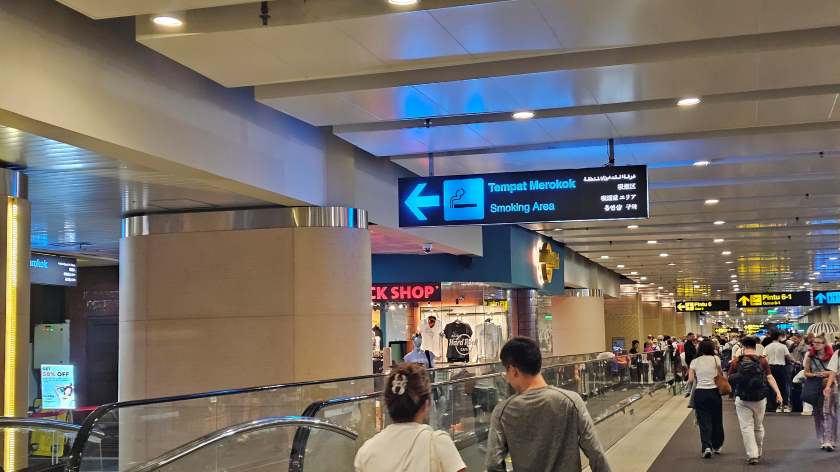 발리 국제공항 흡연 20250924_235443.jpg