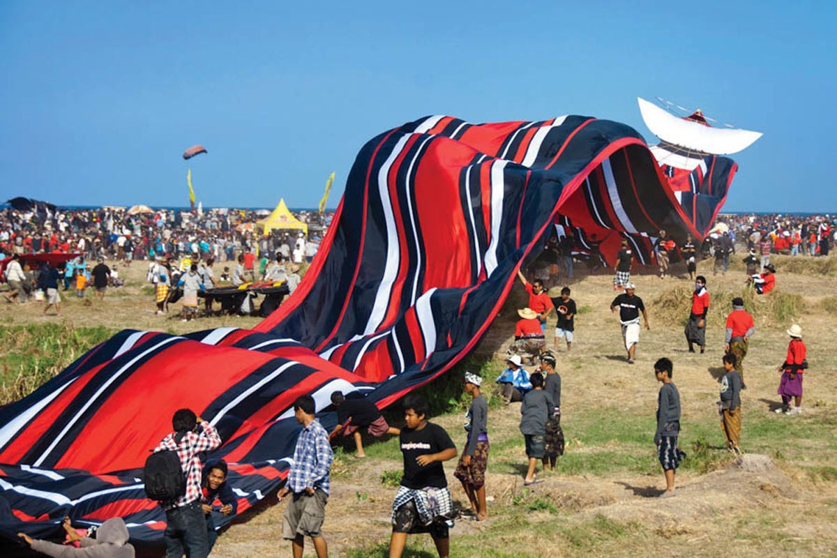 Layang-Raksasa.jpg