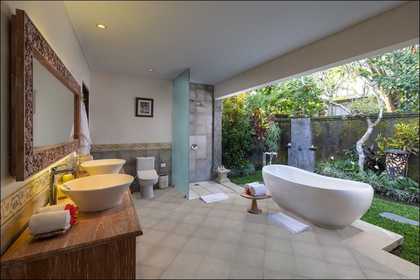 Master Bathroom.jpg