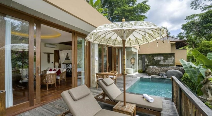 Kayon premier pool003.jpg