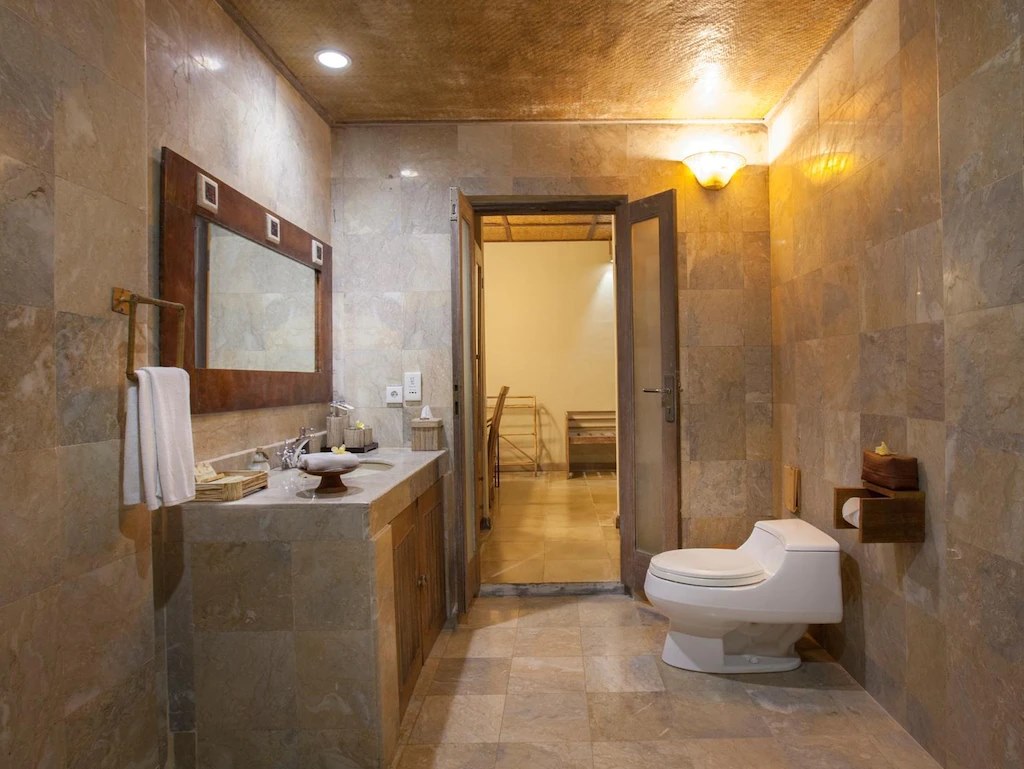 Lanai Room3.jpg