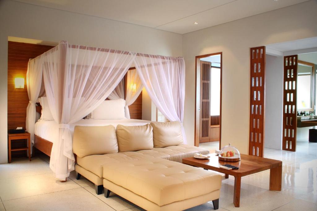 One-Bedroom Royal Courtyard Villa2.jpg