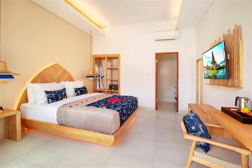 6 (Suite Room).jpg