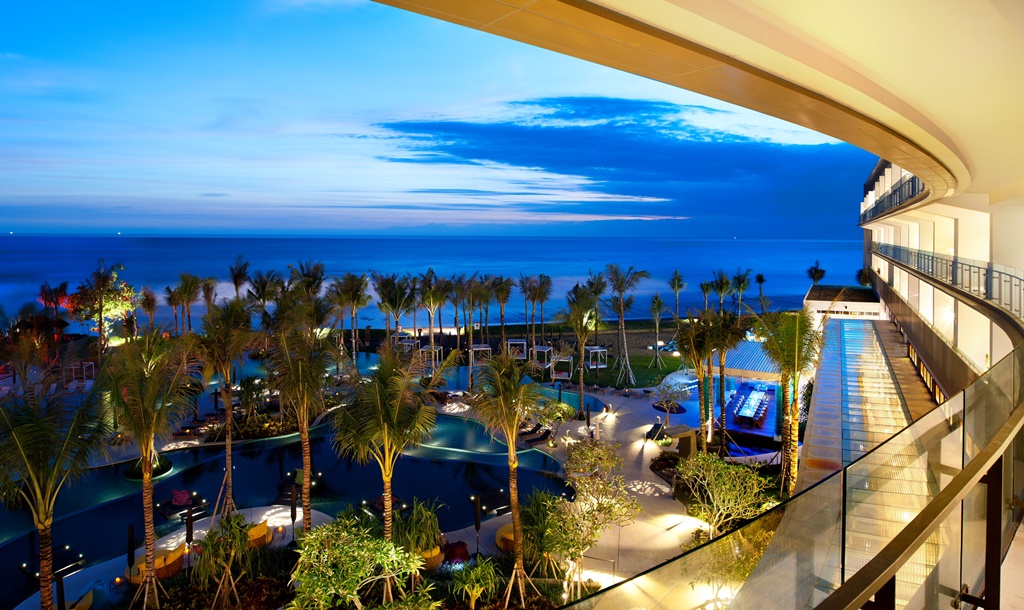 우바풀W Bali Twilight Scene.JPG