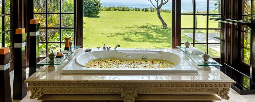 One_Bedroom_Ocean_Front_Pool_Villa_3400x1360_2_4e77c499f3.jpg