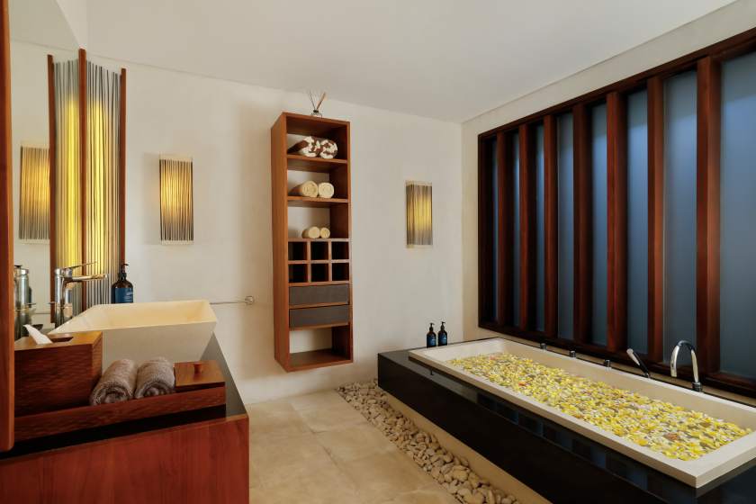 Bathroom 3.jpg