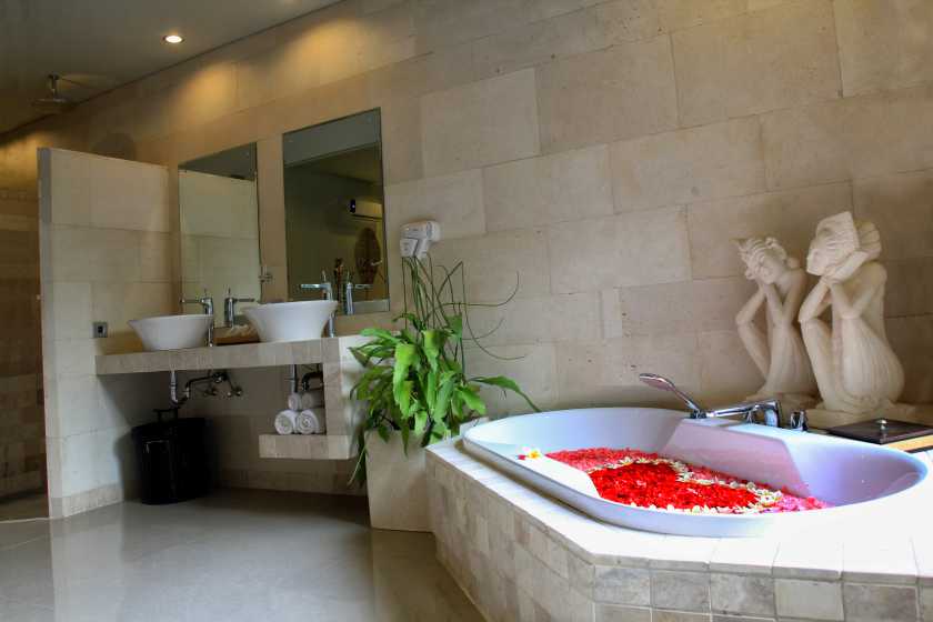 발리 sekar jepun spaCopy of Majestic one bedroom pool Villa..jpg