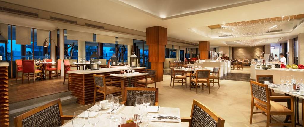 restaurant-bar1.jpg