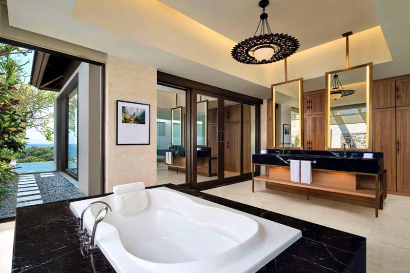 One-Bedroom King Room - Ocaen view.jpg