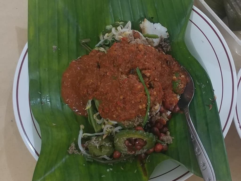Serombotan Klungkung Bali.jpg