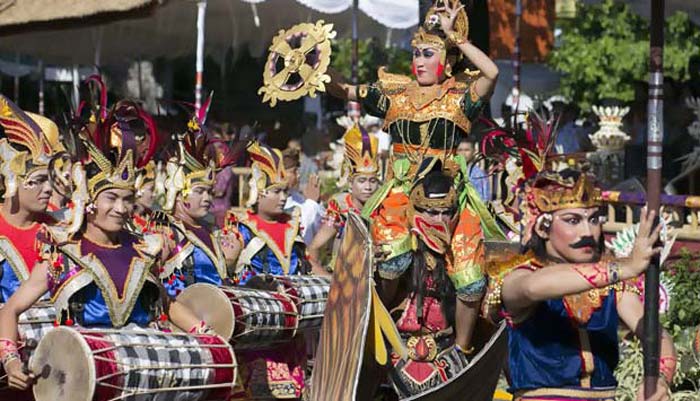 Pembukaan-Pesta-Kesenian-Bali.jpg