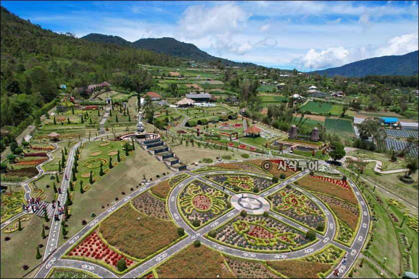 The_Blooms_Garden_Budugul002.jpg