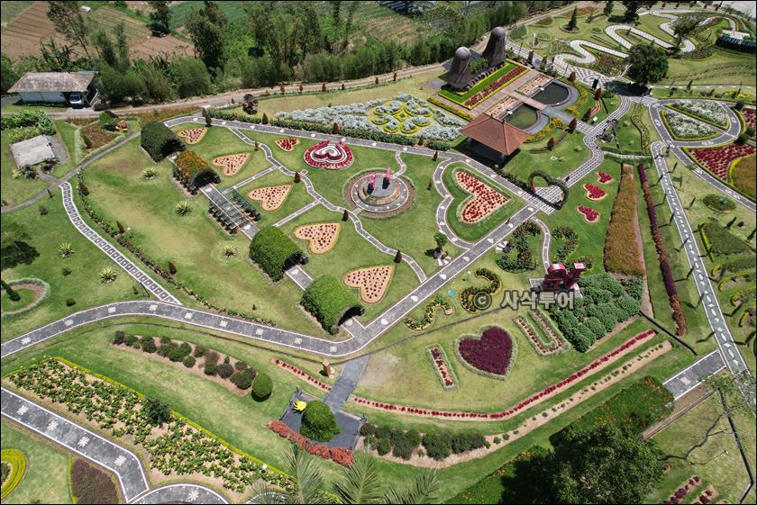 The_Blooms_Garden_Budugul017.jpg
