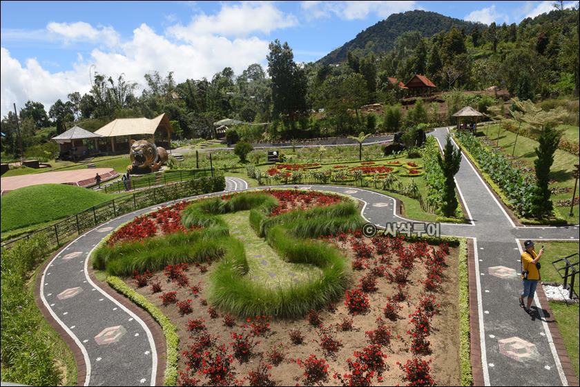 The_Blooms_Garden_Budugul053.jpg