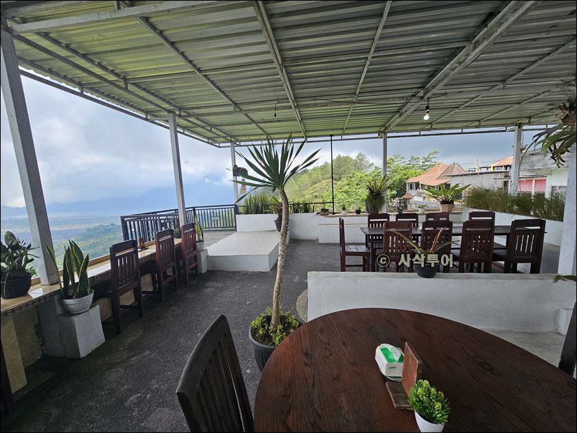 mutiara resto010.jpg