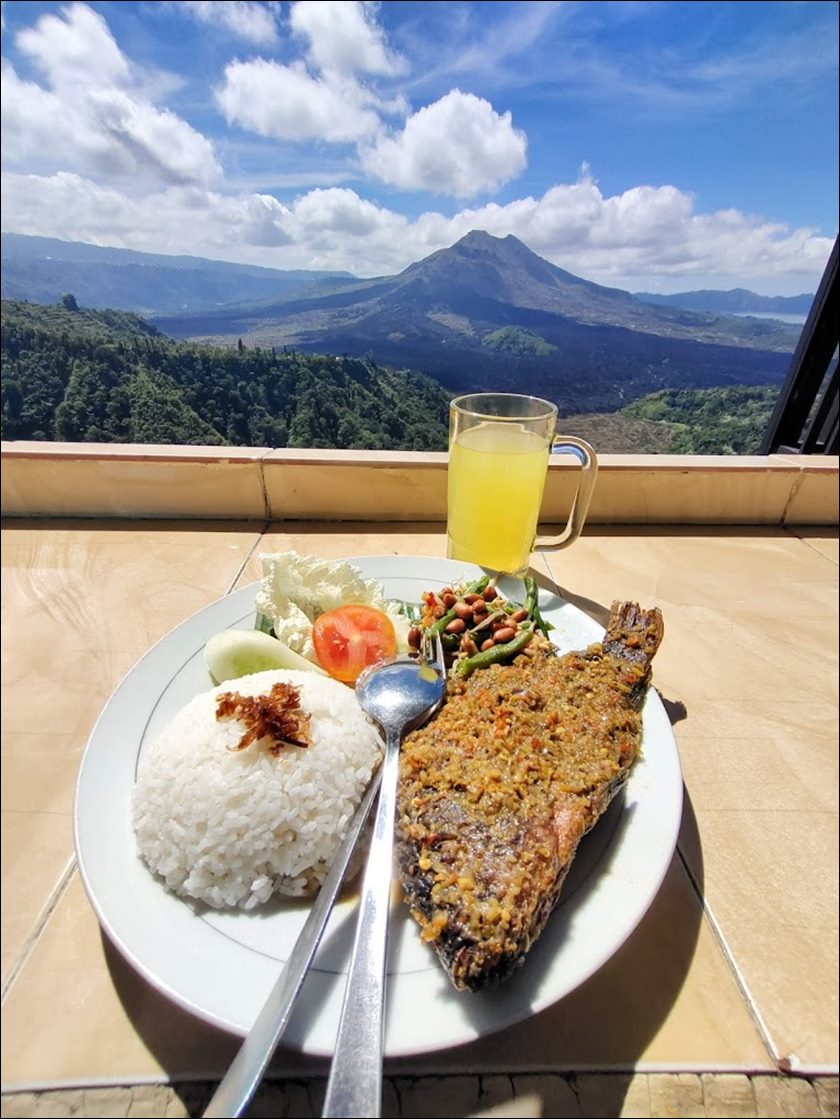mutiara resto1003.jpg