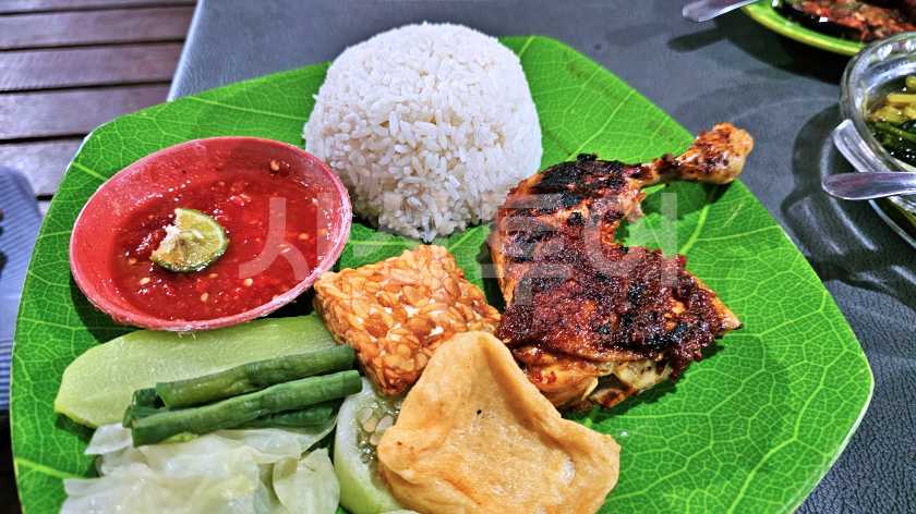 warung sari20240818_192139.jpg