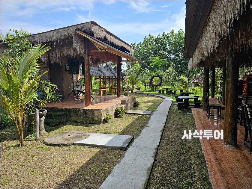 Warung D' Carik Nyalian 매장004.jpg