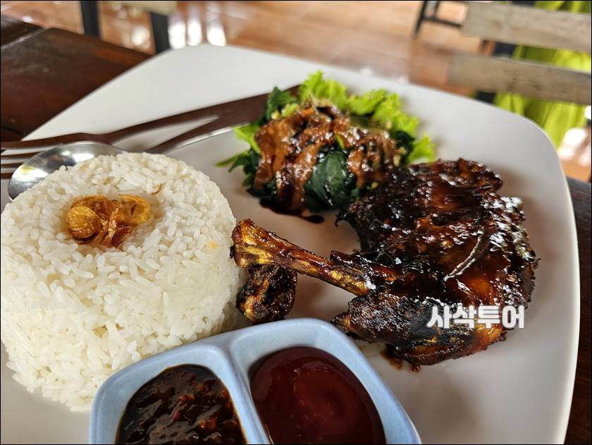 Warung D' Carik Nyalian 매장014.jpg