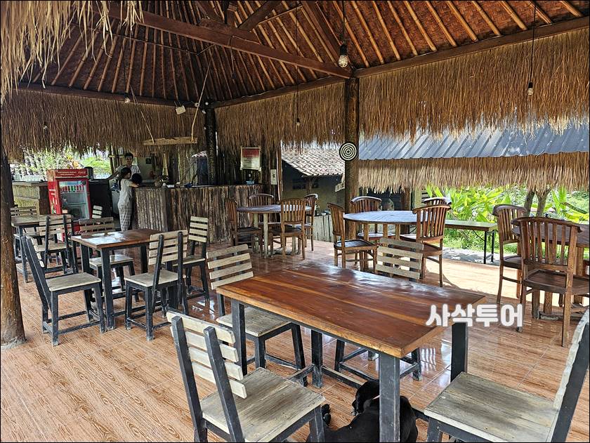 Warung D' Carik Nyalian 매장003.jpg